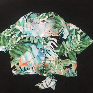 Tropical button up crop top. Never worn. Size S